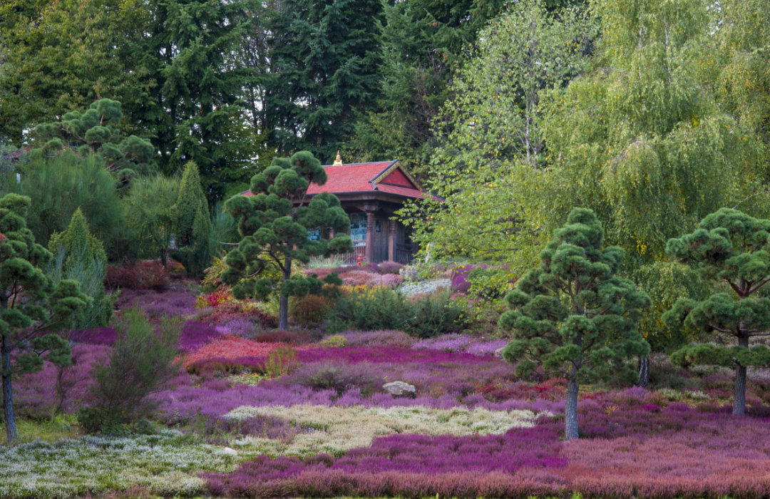 Nepal Himalaya Pavilon Park von Heribert Wirth, Wiesent, Bayern, Germany